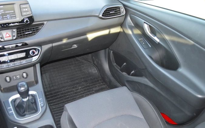 Hyundai I30 cena 21500 przebieg: 324216, rok produkcji 2018 z Warta małe 191
